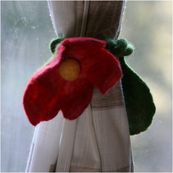 Creative DIY curtain tieback
