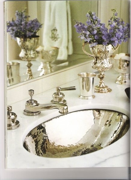 Bridge-style faucet design