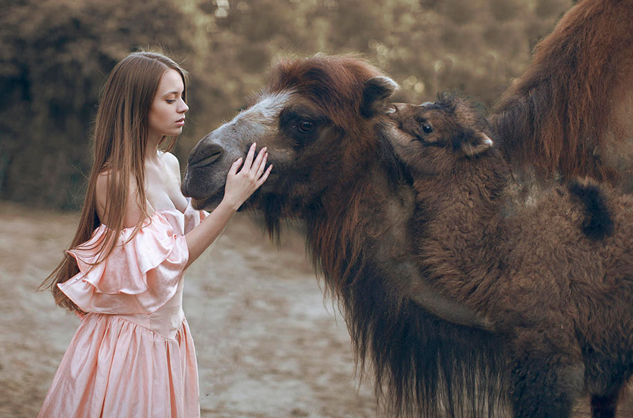 real-animals-pose-with-humans06
