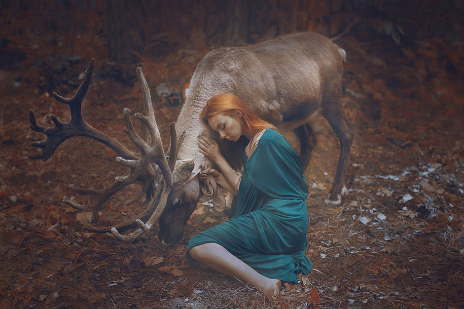 real-animals-pose-with-humans09