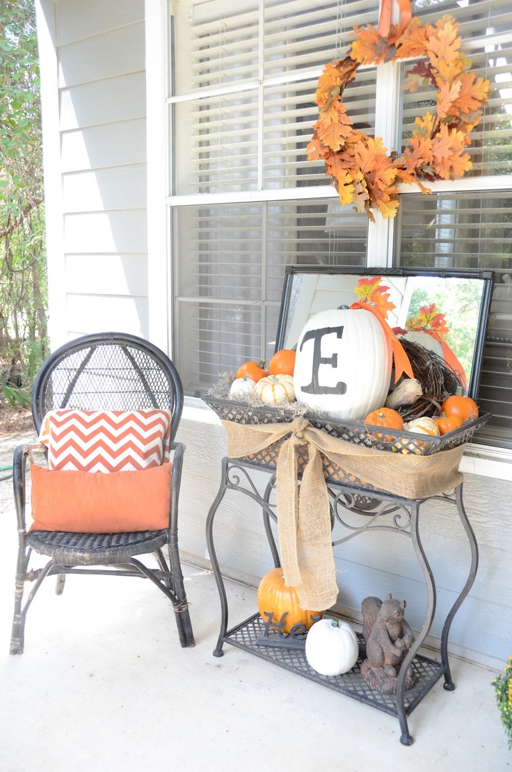 Fall front porch decoration idea
