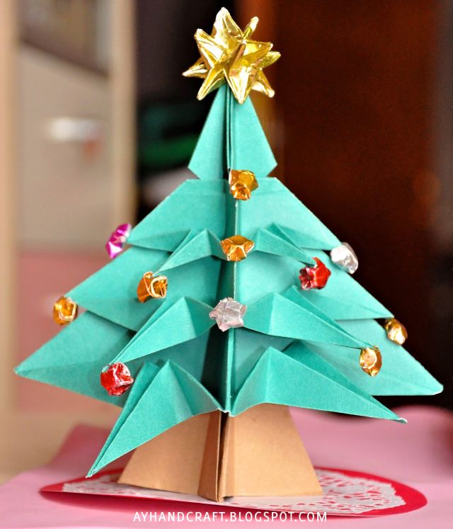 Last-minute paper tree decoration
