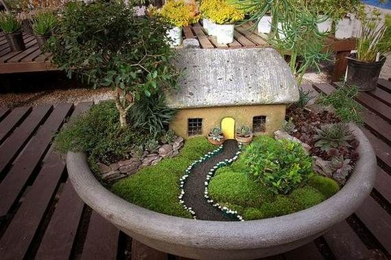 Themed miniature garden