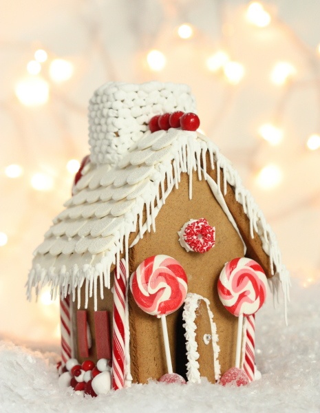 Playful gingerbread house decorations