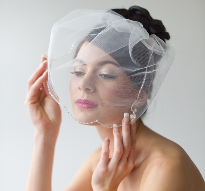 Birdcage veil with bandeau-style placement