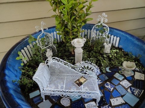 Beginner miniature garden idea