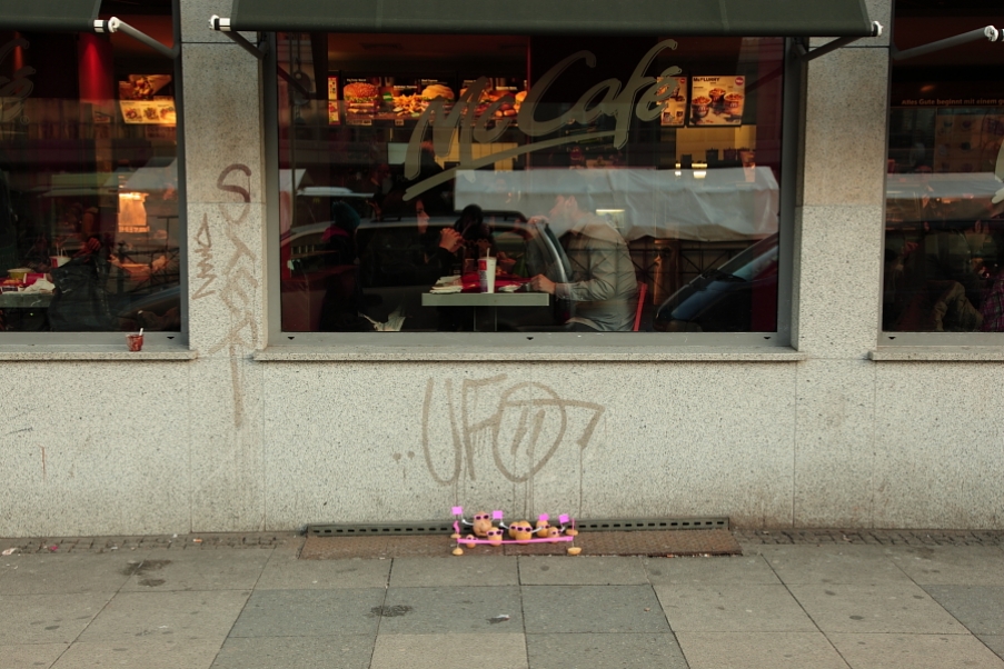Peter Pink food installation staged in public space