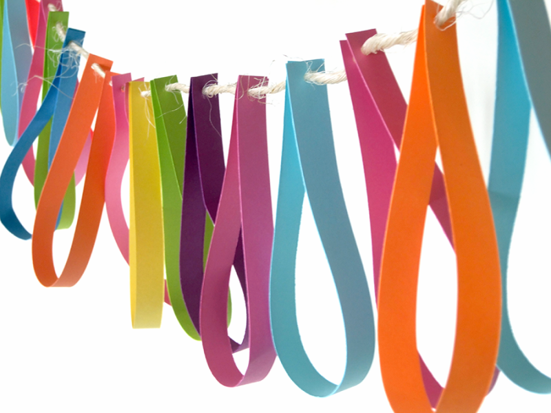 Loop paper garland
