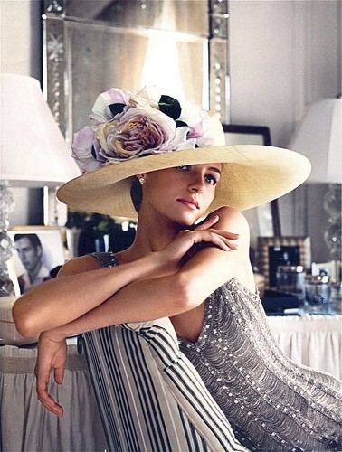 Elegant hat portrait style