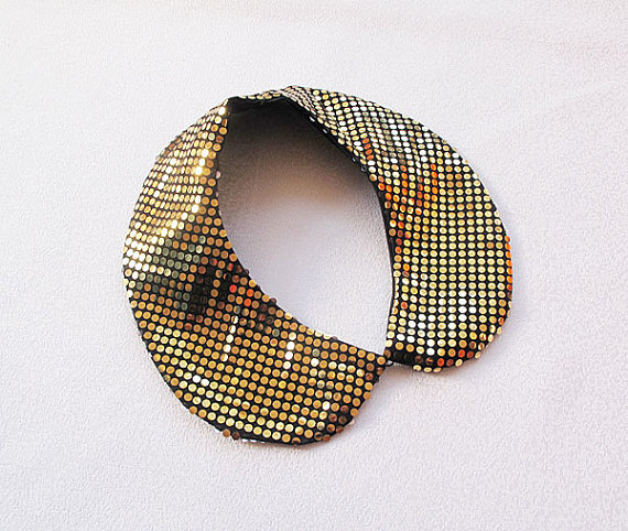 handmade-collars09 Handmade detachable collar styled on a simple neckline