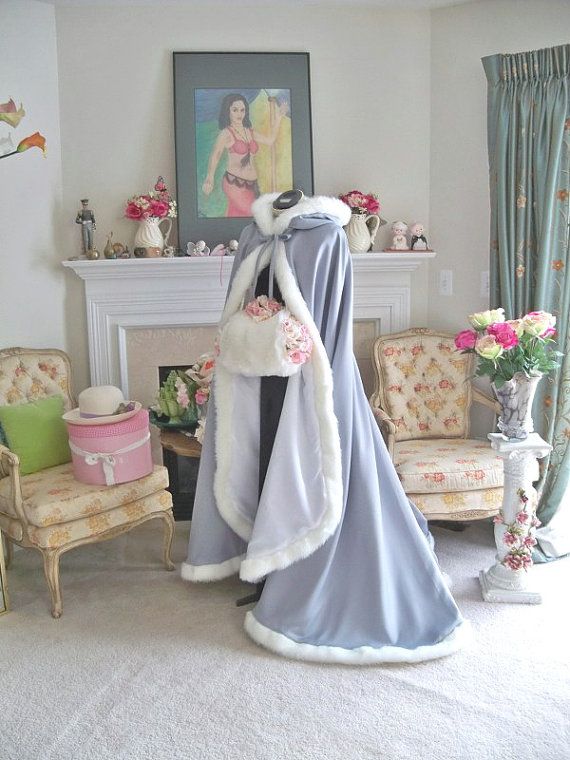 Ivory bridal cape for cold-weather vows