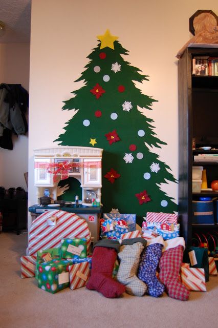 Small-space Christmas tree gallery