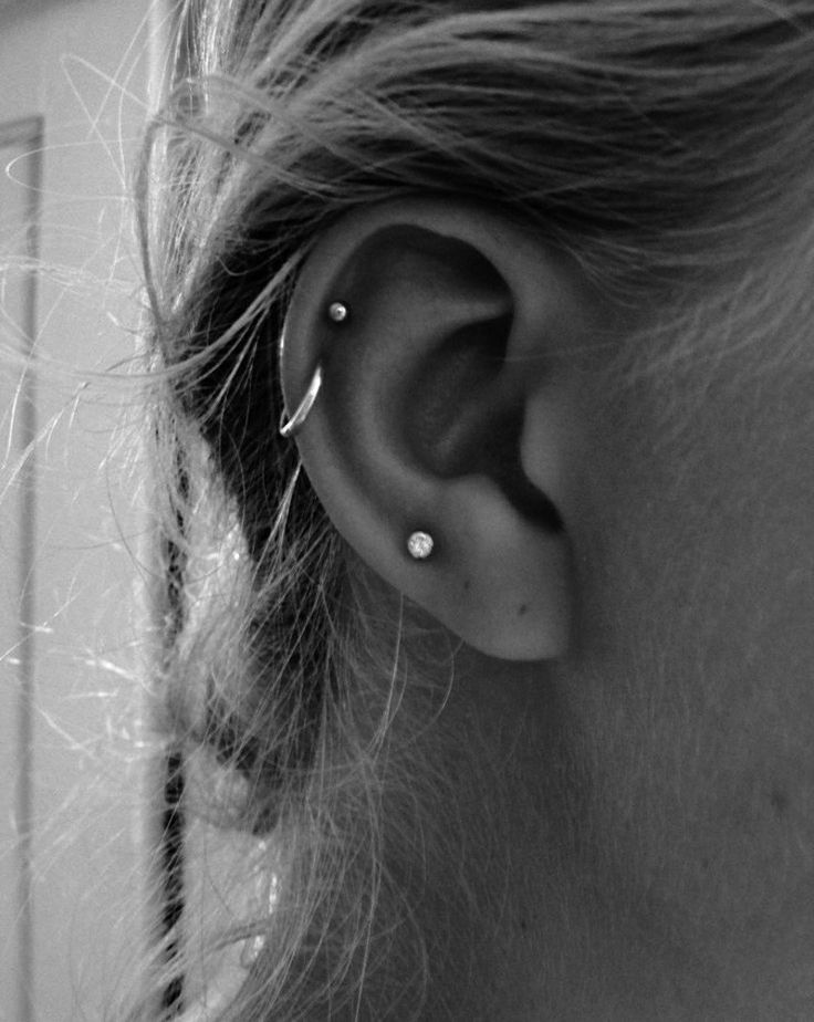 single lobe stud with helix stud and hoop