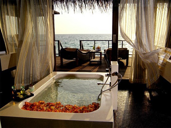 Vintage-inspired bathtub with classic detailing