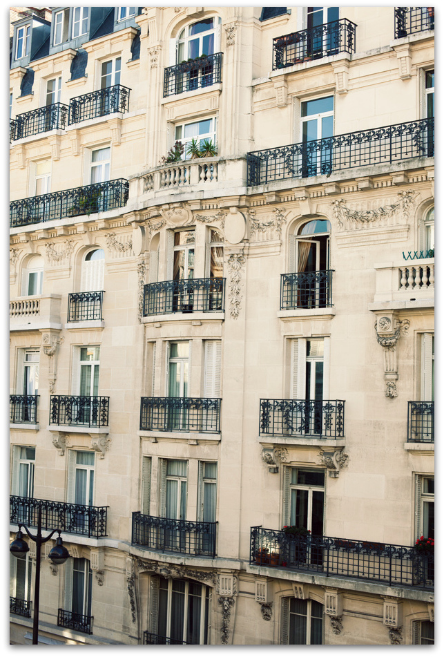 Under the sky of Paris...