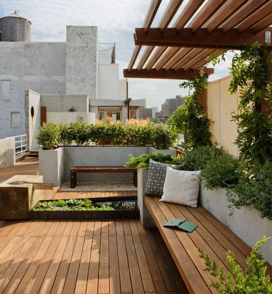Compact outdoor bench design