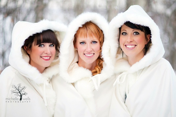 Bridal cloak with classic winter styling