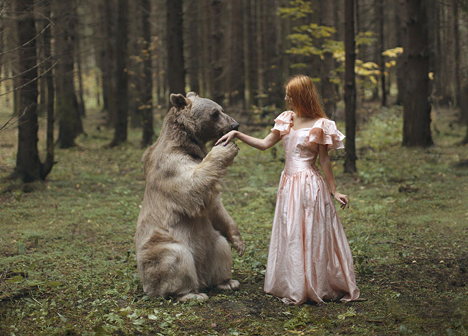 real-animals-pose-with-humans13