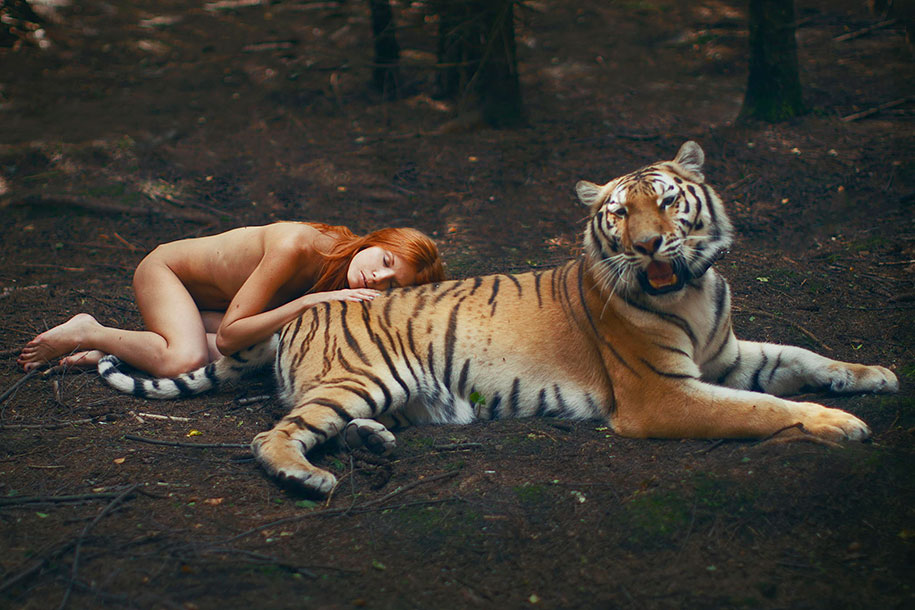 real-animals-pose-with-humans14