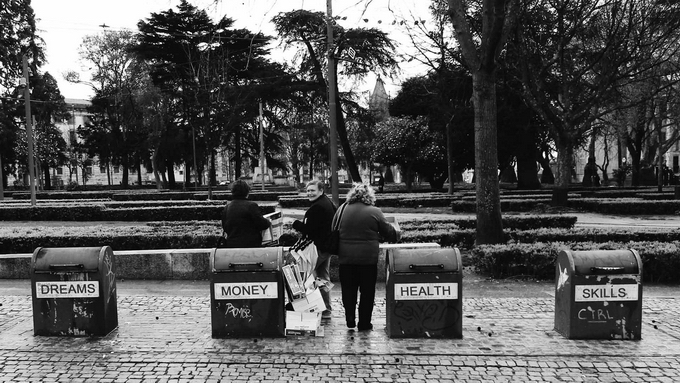 Fra.Biancoshock street intervention photo