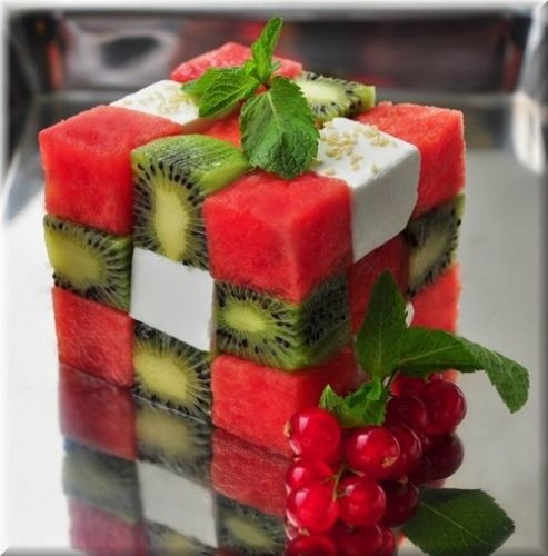 Watermelon and kiwi cubes