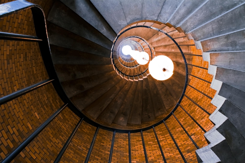 Joe Plasmatico brick spiral with globe lights