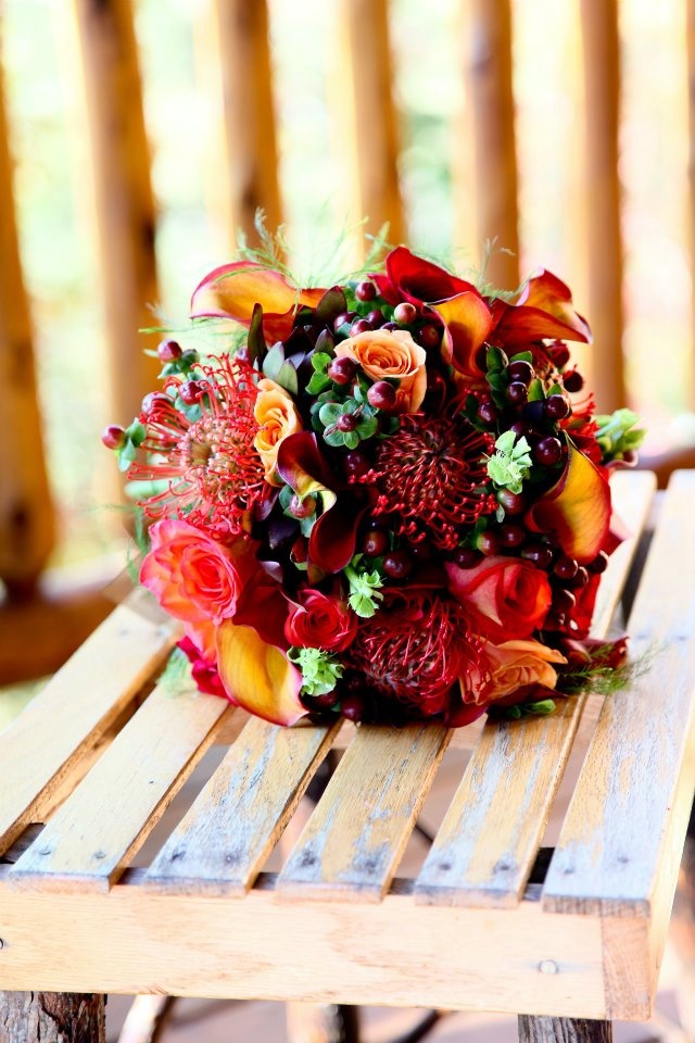Earthy autumn bridal bouquet with foliage