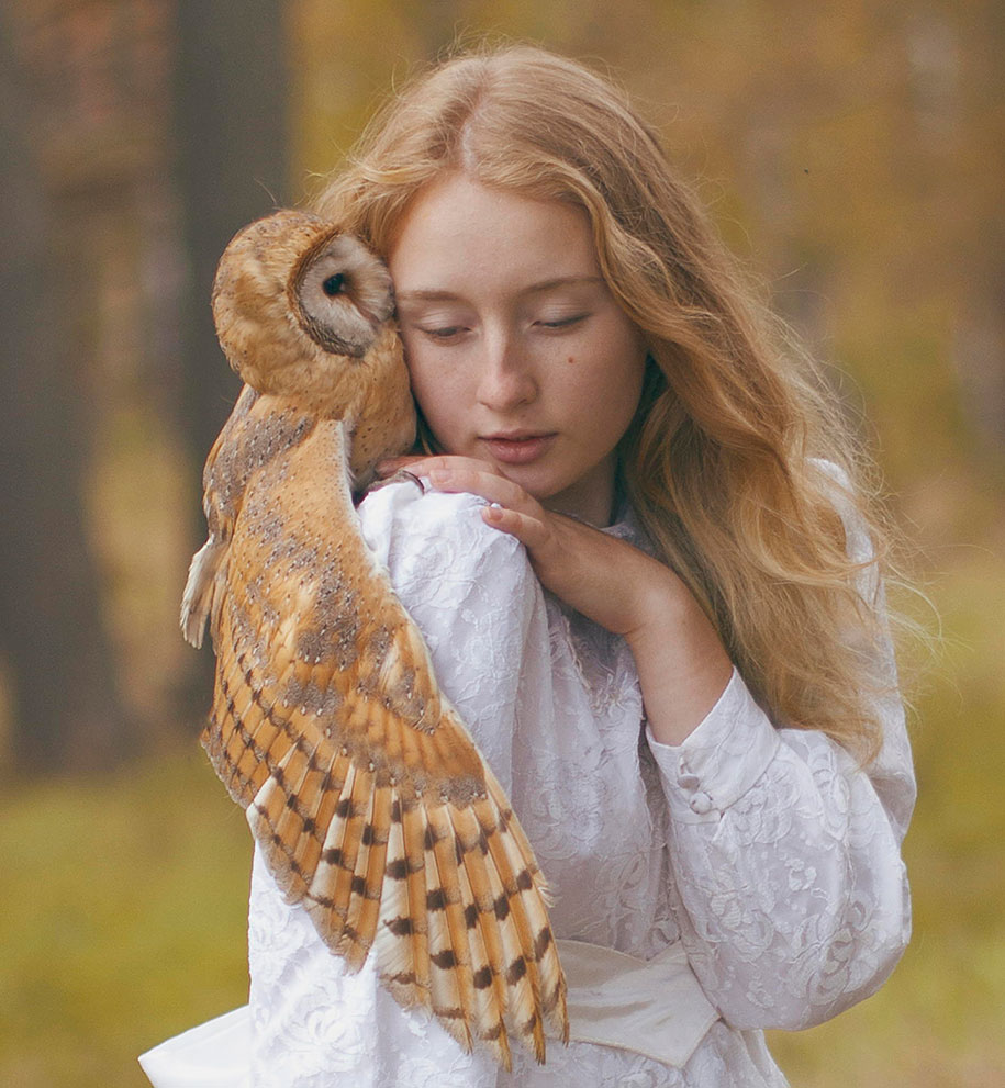 real-animals-pose-with-humans03