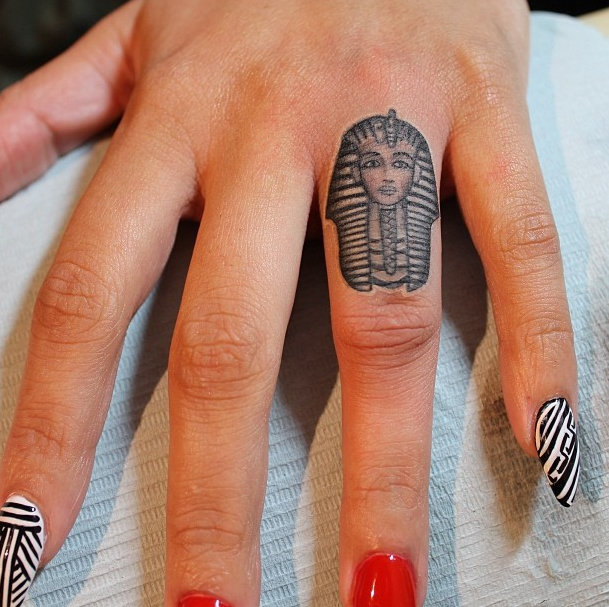 finger-tattoo40