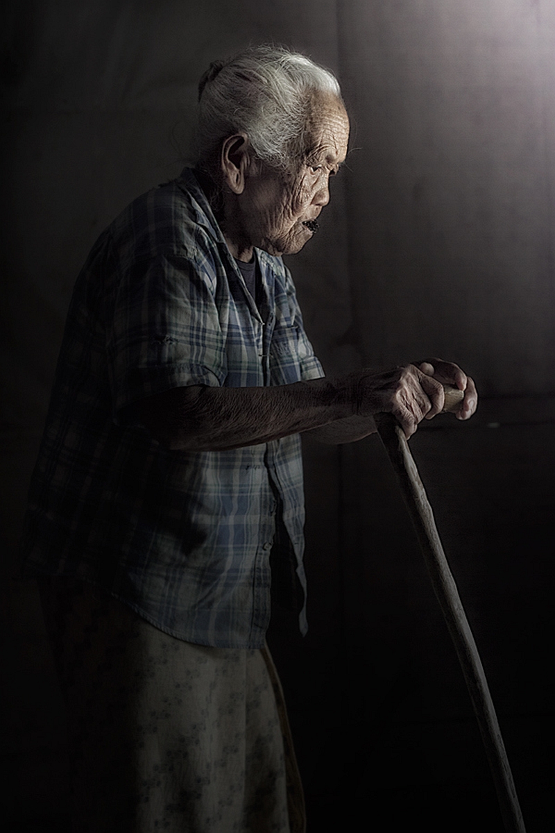 Vertical Dewan Irawan photograph