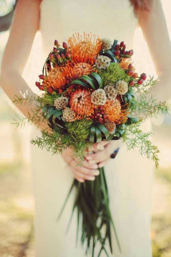 Warm autumn wedding bouquet inspiration