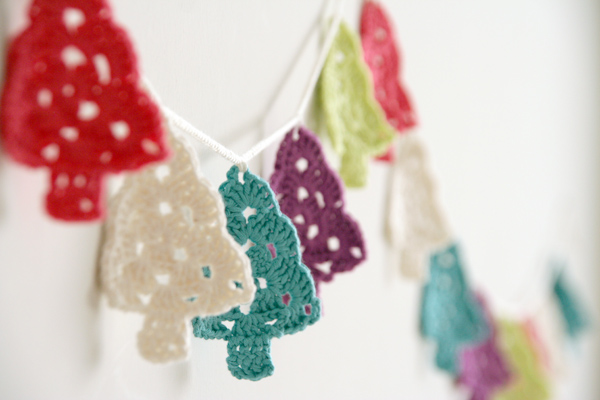 christmas tree garland