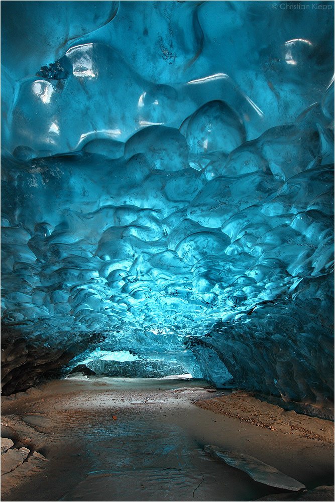 Iceland mountain light