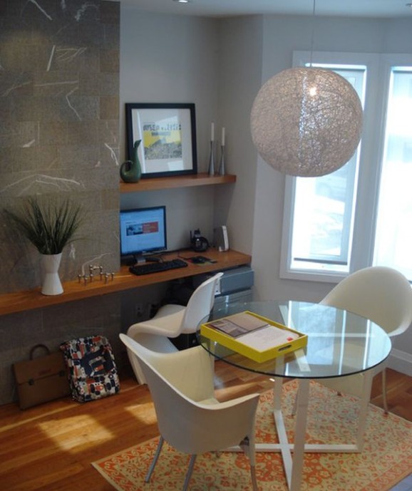 Space-saving furniture arrangement