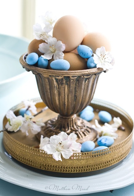 Floral Easter home decoration