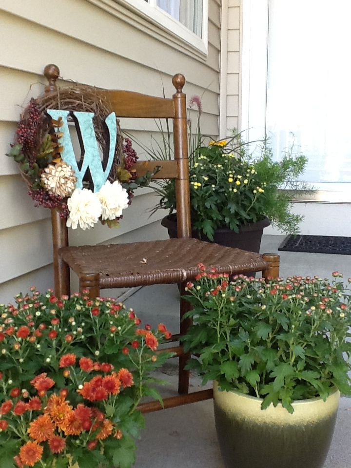 Bench vignette autumn porch