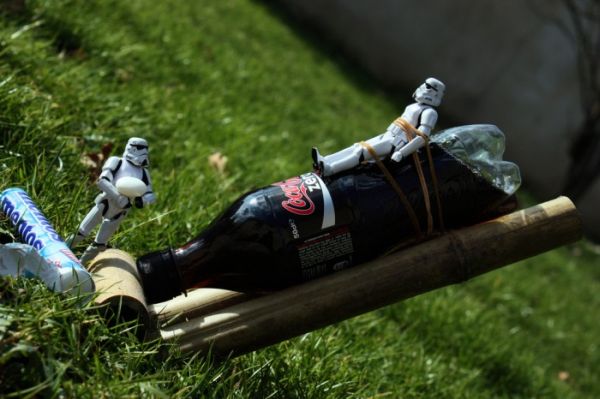 Ordinary-Day-Stormtrooper24 Stormtrooper strapped to a Coke Zero bottle as another holds Mentos