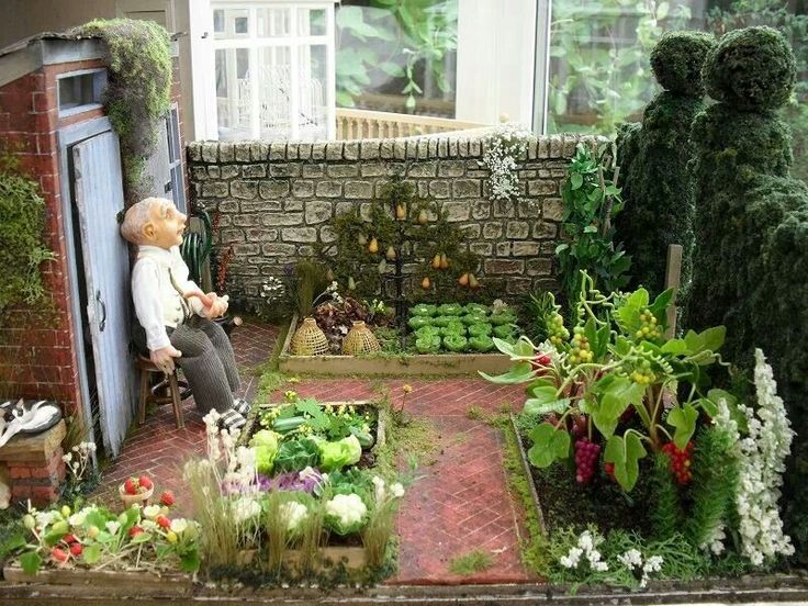 Miniature garden accessories