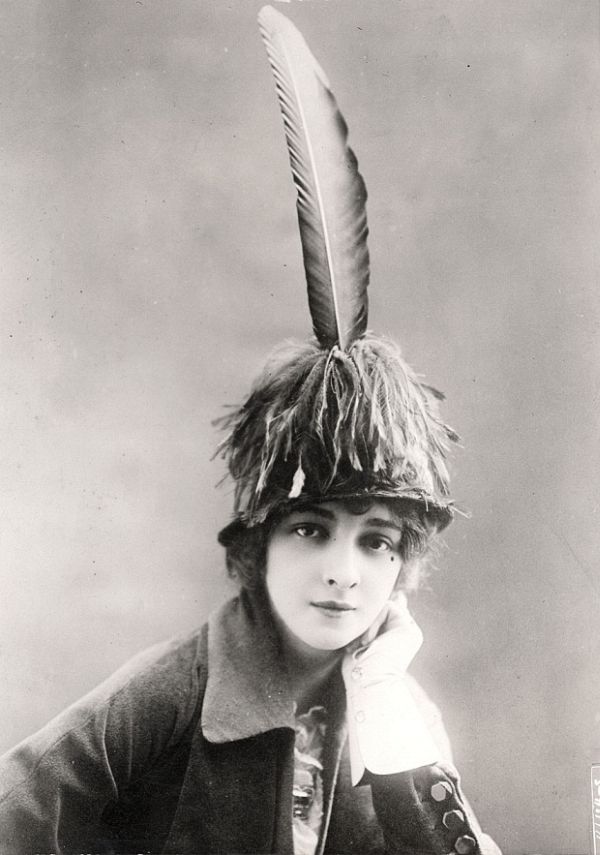 Final gallery portrait of early twentieth-century women’s millinery