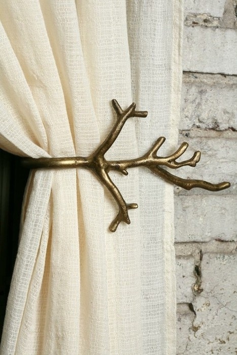 Curtain jewellery style tieback