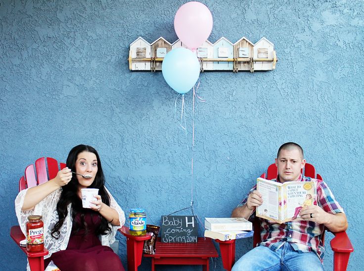 Pregnancy announcement portrait