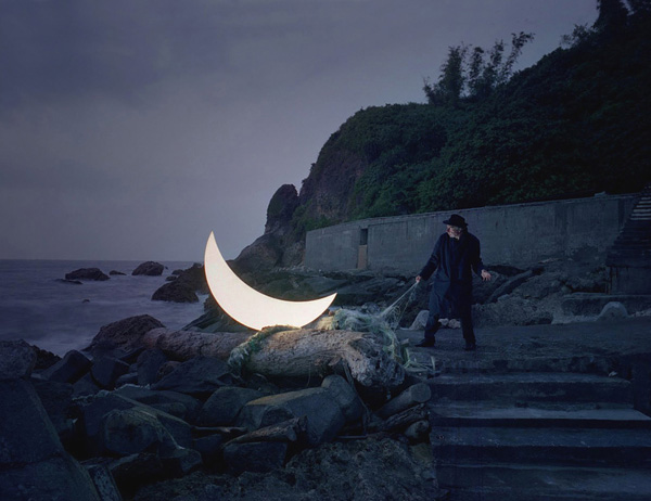 private-moon008