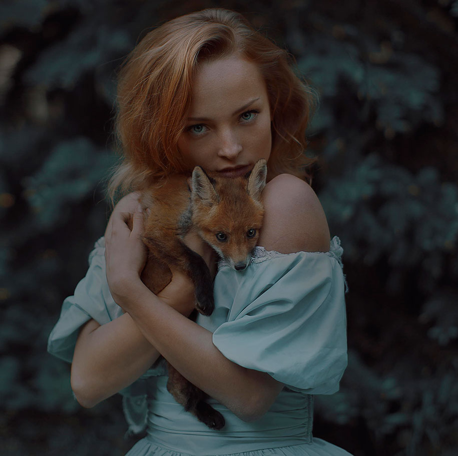 real-animals-pose-with-humans10