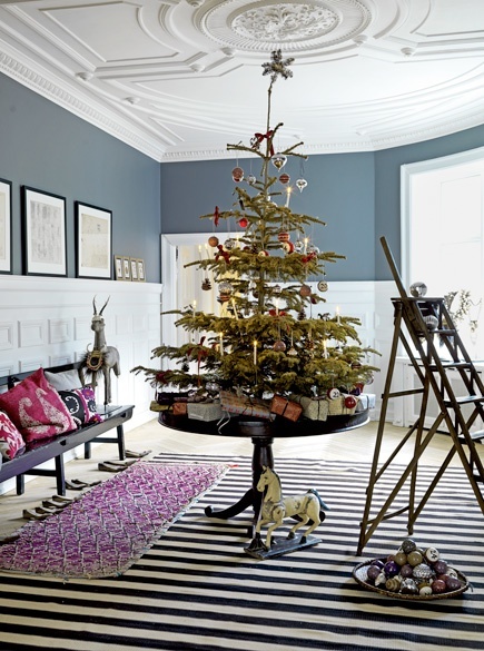Compact Christmas tree arrangement