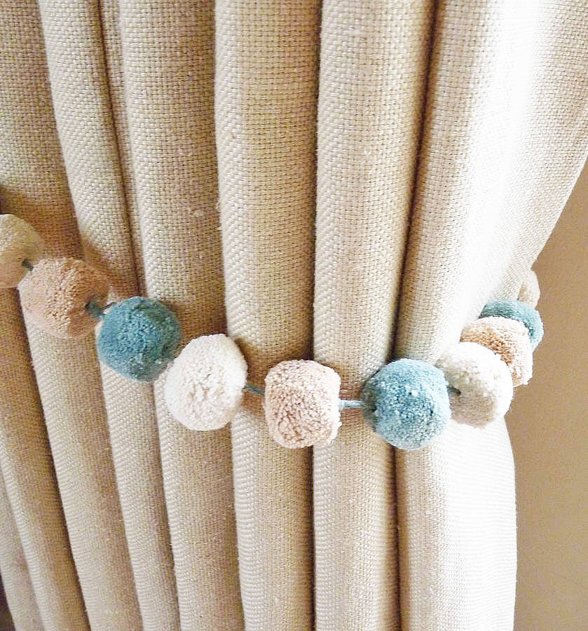 Soft fabric window tieback