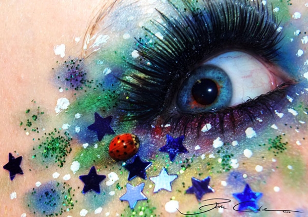 Creative eye makeup with mixed textures