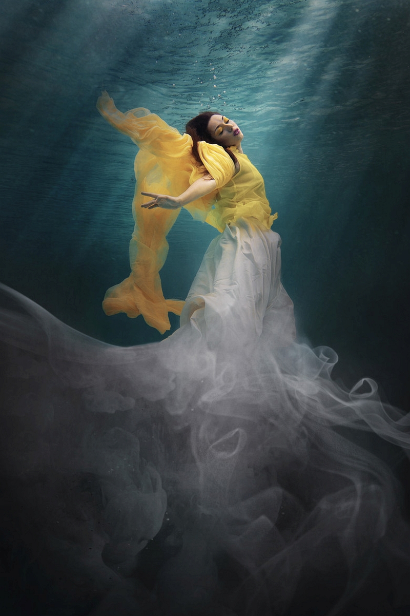 Underwater portrait dress Martha Suherman