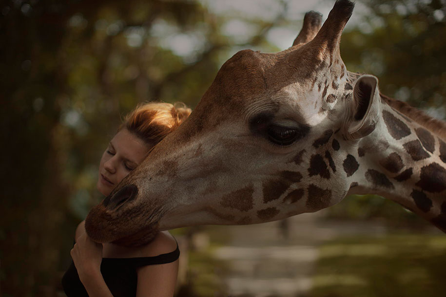 real-animals-pose-with-humans12