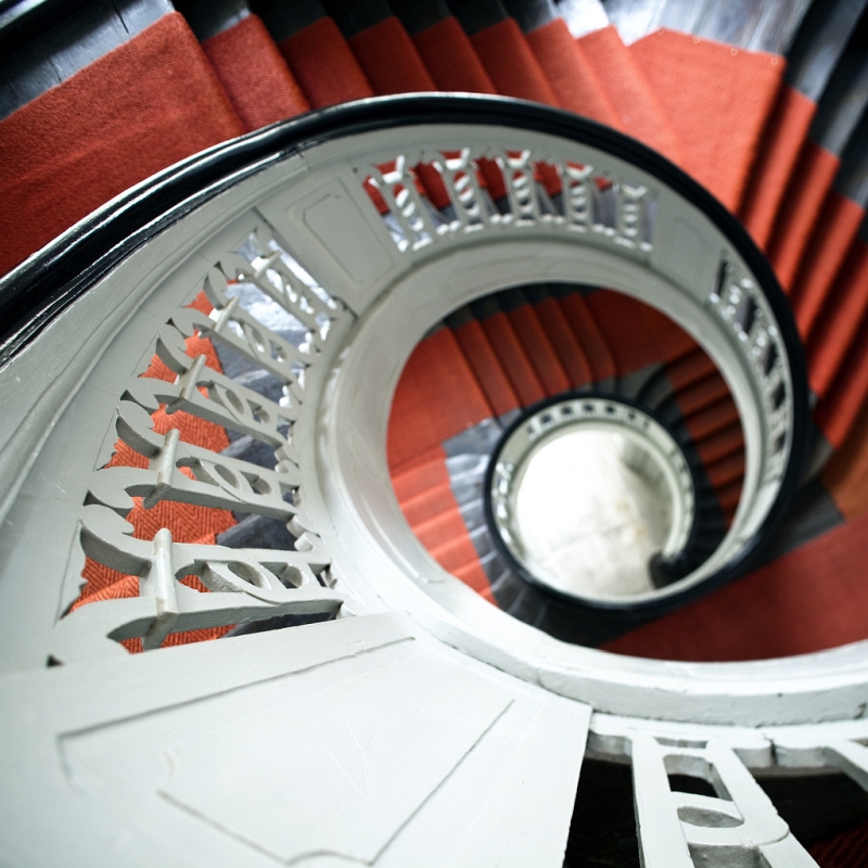Nils Eisfeld red carpet spiral staircase from above