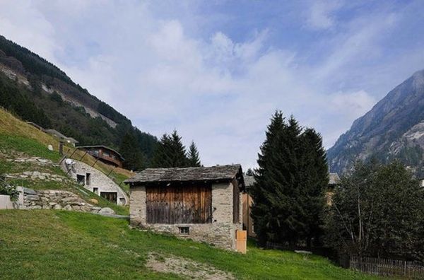 Stone and concrete details of Villa Vals